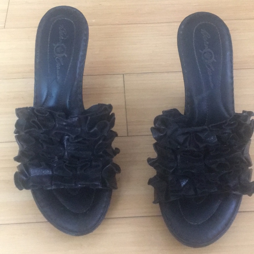 Platform black shoe